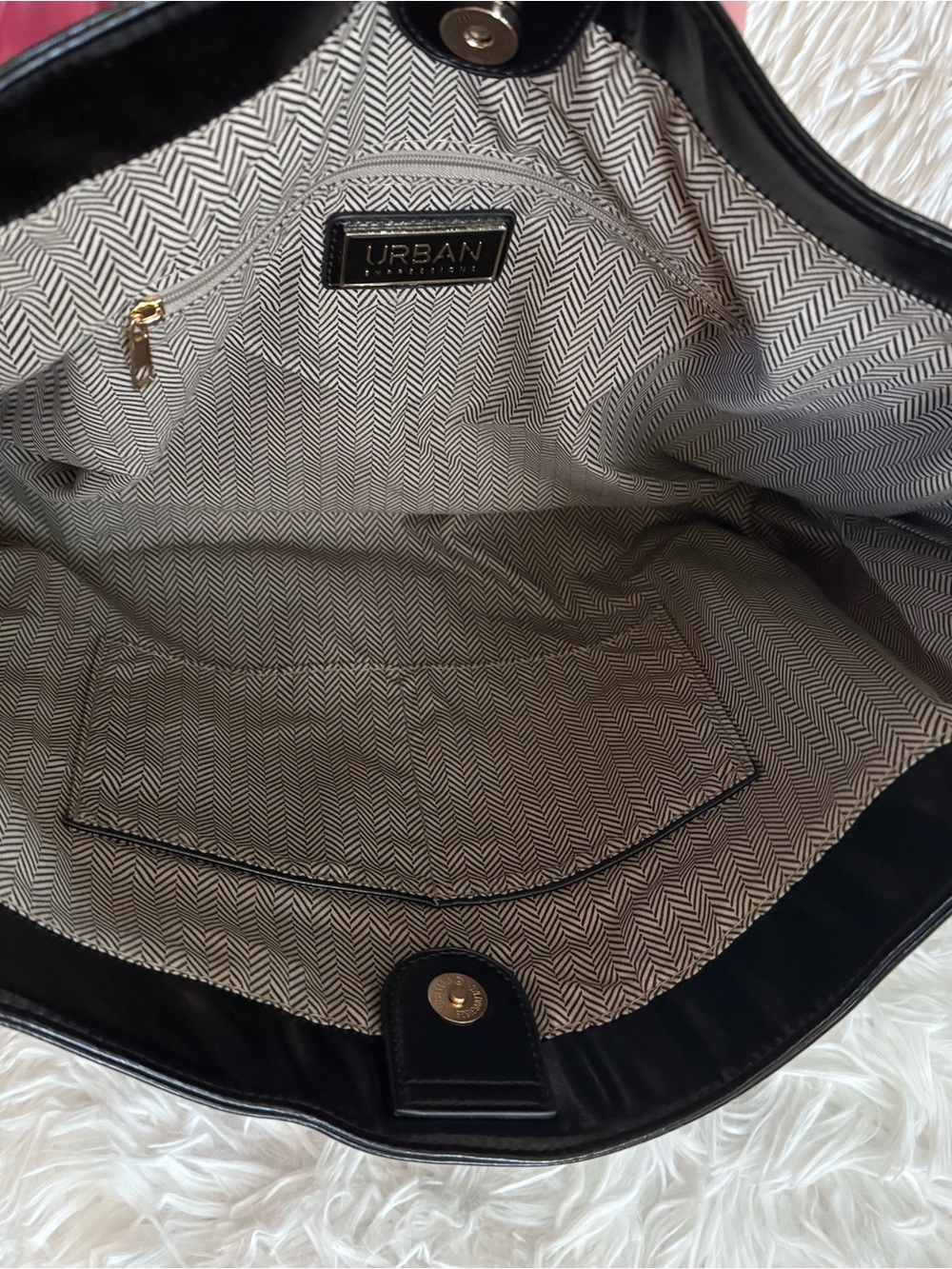 Urban Expressions Black Patent Shoulder Bag with Front Zip - Picture 5 of 5